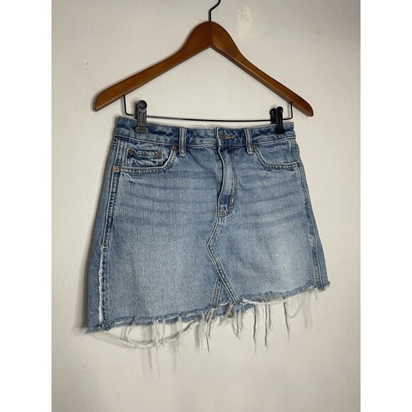 AMERICAN EAGLE Women 4 Distressed Raw Hem Denim Blue Jean Mini Skirt - Picture 2 of 5